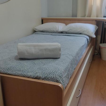 Habitacion Individual Con Bano Y Cocina Compartida Hotel Madrid Kültér fotó