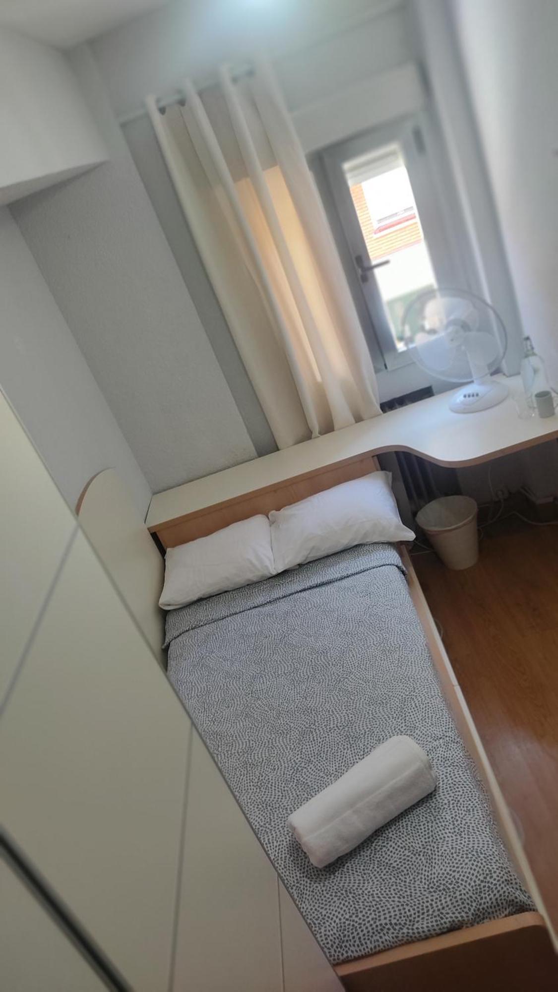 Habitacion Individual Con Bano Y Cocina Compartida Hotel Madrid Kültér fotó